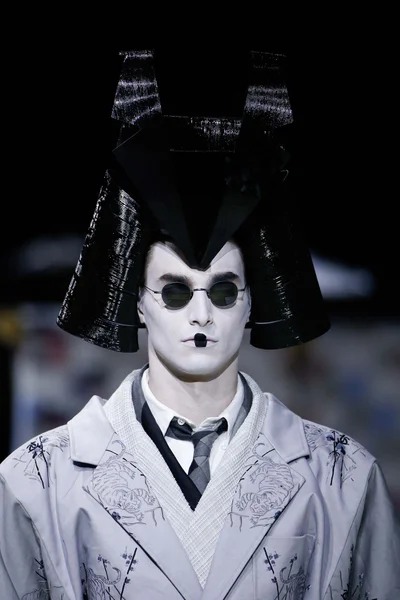 Look 90